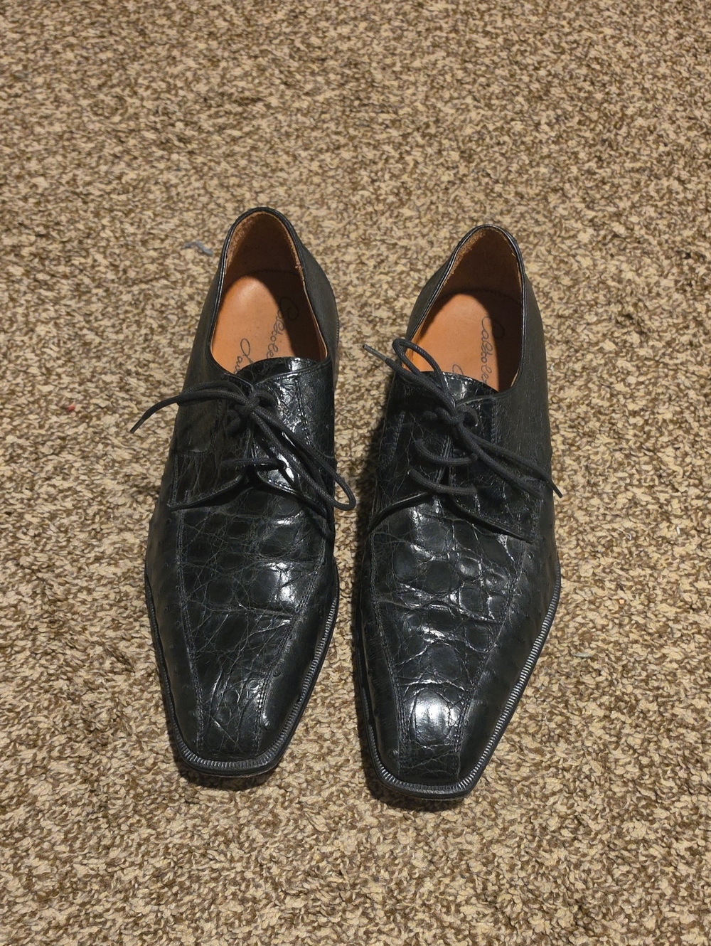 Men's Black Croc-Embossed Lace-Up Dress Shoes